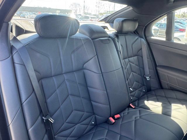 New 2026 BMW 760i xDrive w/ Premium Package AWD/4WD image 25