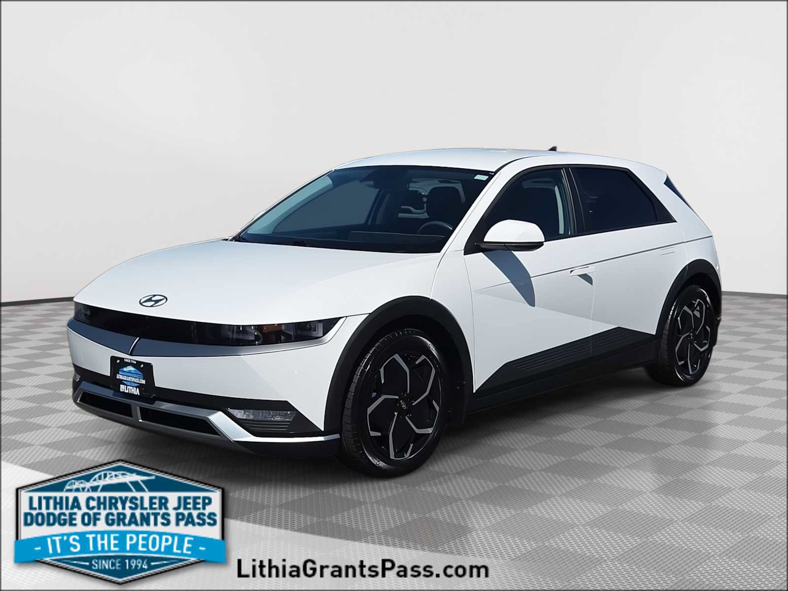 Used 2024 Hyundai Ioniq 5 SE RWD image 1