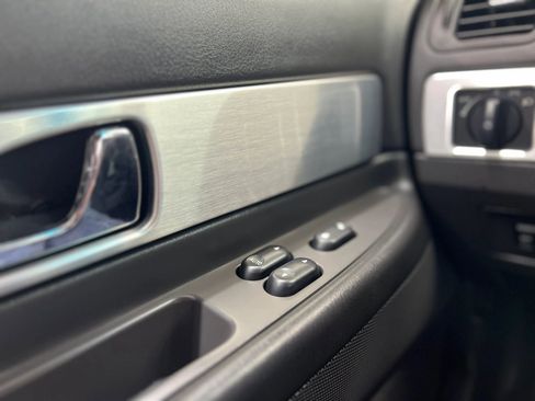 Used 2002 Ford Thunderbird image 18