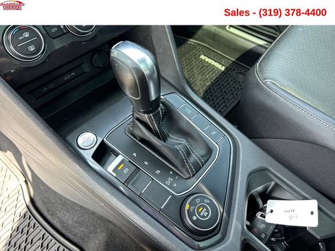 Used 2021 Volkswagen Tiguan SE R-Line AWD/4WD image 22