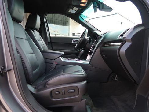 Used 2014 Ford Explorer Limited w/ Equipment Group 302A FWD image 29