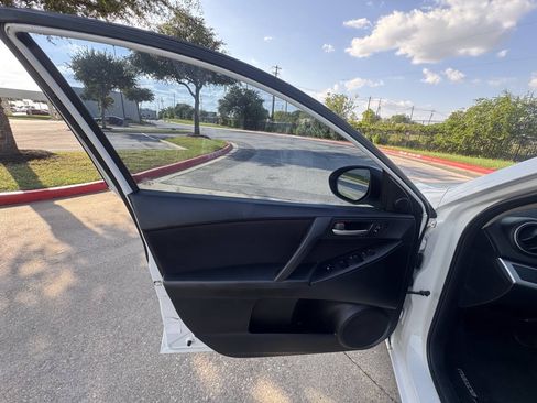 Used 2012 MAZDA MAZDA3 i Touring FWD image 19