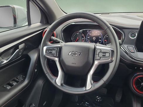 Used 2025 Chevrolet Blazer RS FWD image 11