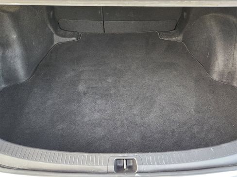 Used 2021 Toyota Corolla LE image 30