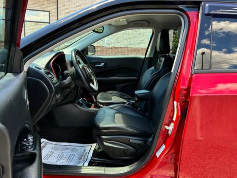 Used 2018 Jeep Compass Trailhawk w/ Navigation Group AWD/4WD image 10