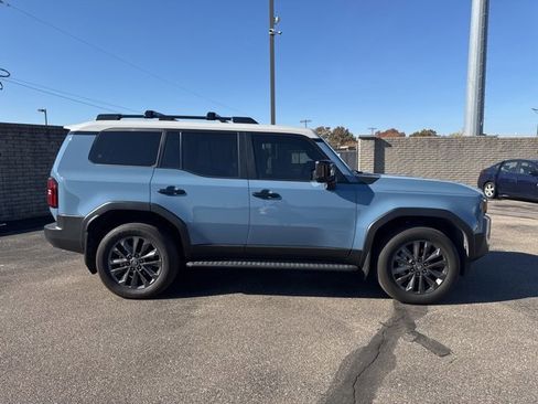 Used 2025 Toyota Land Cruiser image 8