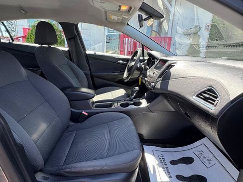 Used 2019 Chevrolet Cruze LT FWD image 28