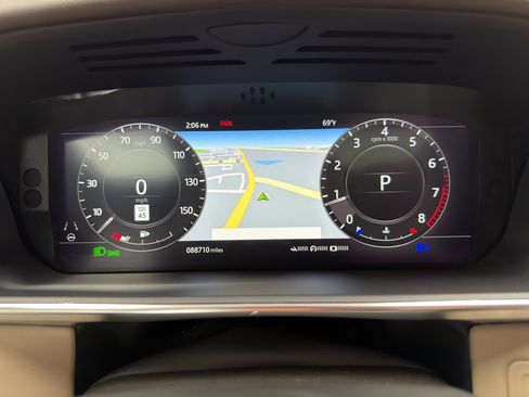 Used 2019 Land Rover Range Rover HSE image 19