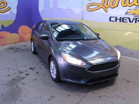 Used 2018 Ford Focus SE image 2
