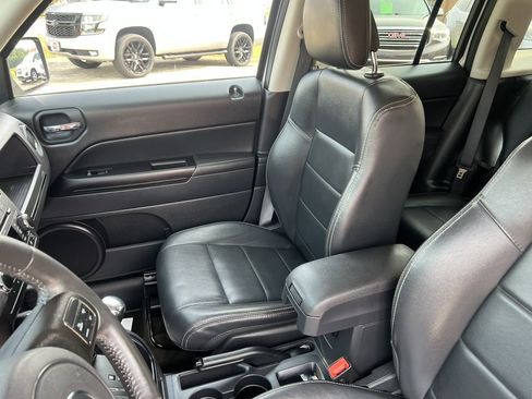 Used 2016 Jeep Patriot High Altitude image 11