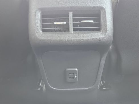 Used 2023 Chevrolet Equinox LS FWD image 27
