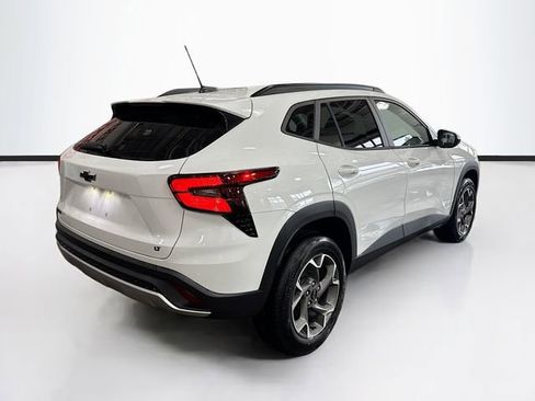 New 2026 Chevrolet Trax LT w/ LPO, Blackout Package image 6