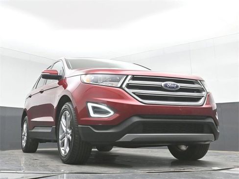 Used 2017 Ford Edge Titanium w/ Technology Package image 43