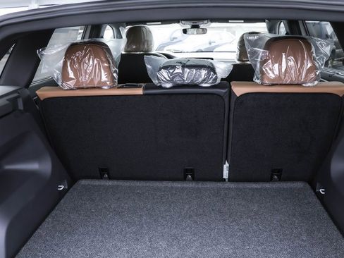 Used 2025 Volkswagen Atlas Cross Sport SE image 29