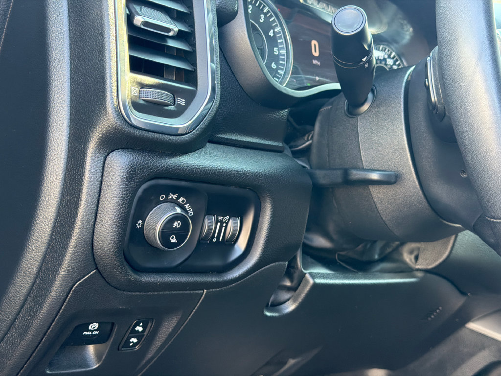 Used 2025 RAM 1500 Laramie AWD/4WD image 18