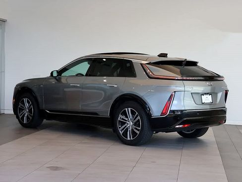 Used 2024 Cadillac Lyriq Luxury AWD/4WD image 3