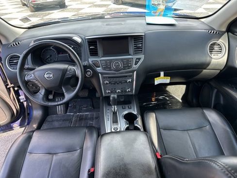 Used 2020 Nissan Pathfinder SL w/ Cargo Package image 5