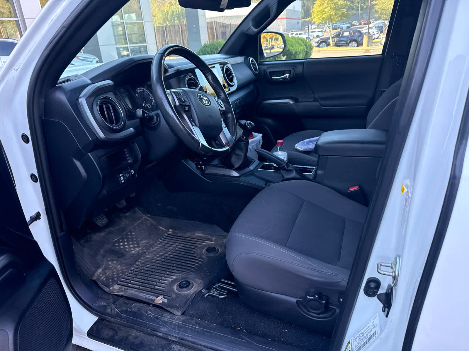 Used 2019 Toyota Tacoma TRD Sport AWD/4WD image 5