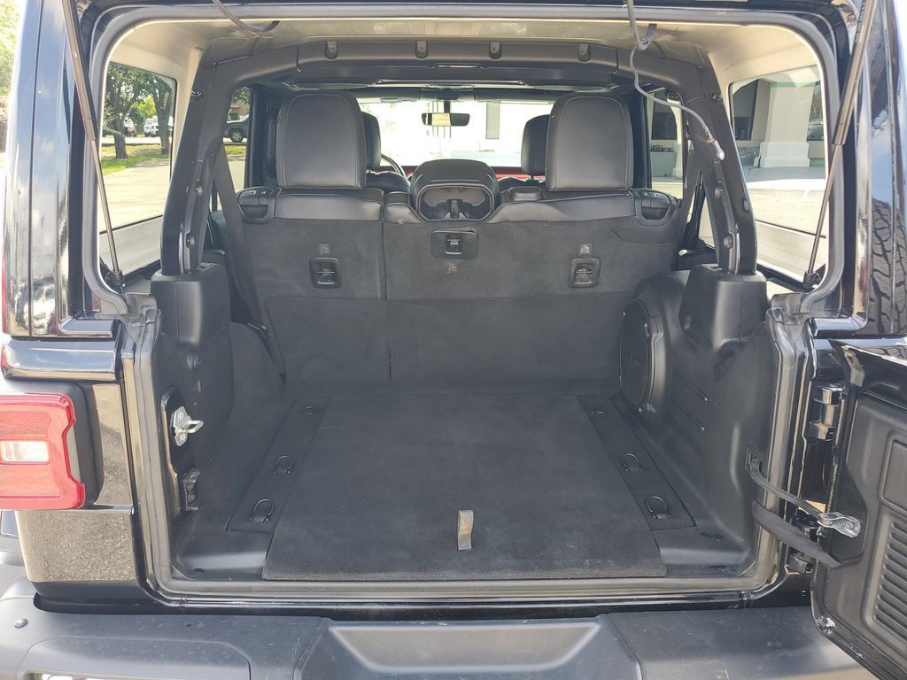 Used 2021 Jeep Wrangler Unlimited Rubicon w/ Uconnect 4C Nav & Sound Group AWD/4WD image 31