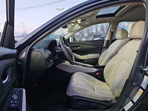 Used 2023 Honda Accord EX image 13
