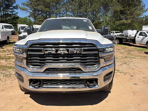 New 2026 RAM 5500 Tradesman w/ Chrome Appearance Group image 3