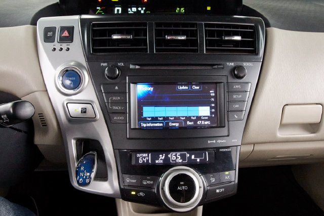 Used 2014 Toyota Prius V Three FWD image 14