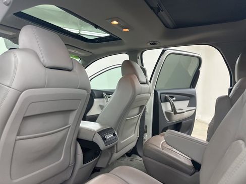 Used 2012 GMC Acadia Denali image 30