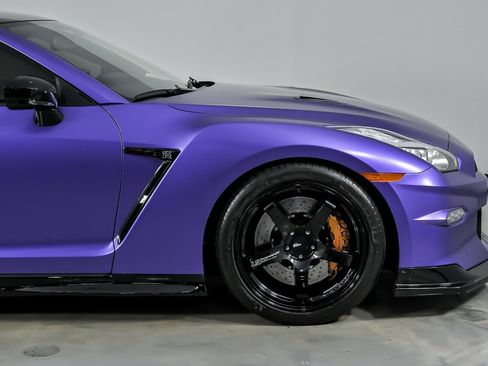 Used 2024 Nissan GT-R Premium w/ Premium Interior Package AWD/4WD image 15
