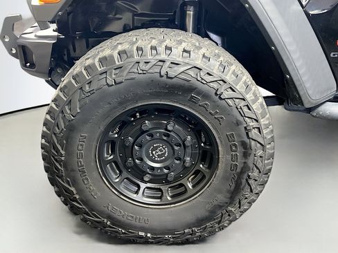 Used 2022 Jeep Gladiator Rubicon AWD/4WD image 13