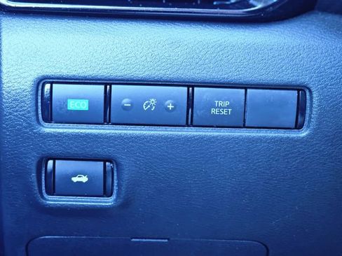Certified 2024 Nissan Sentra SV FWD image 20