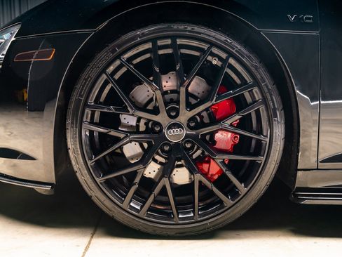 Used 2017 Audi R8 V10 w/ 20" Wheel Package image 23
