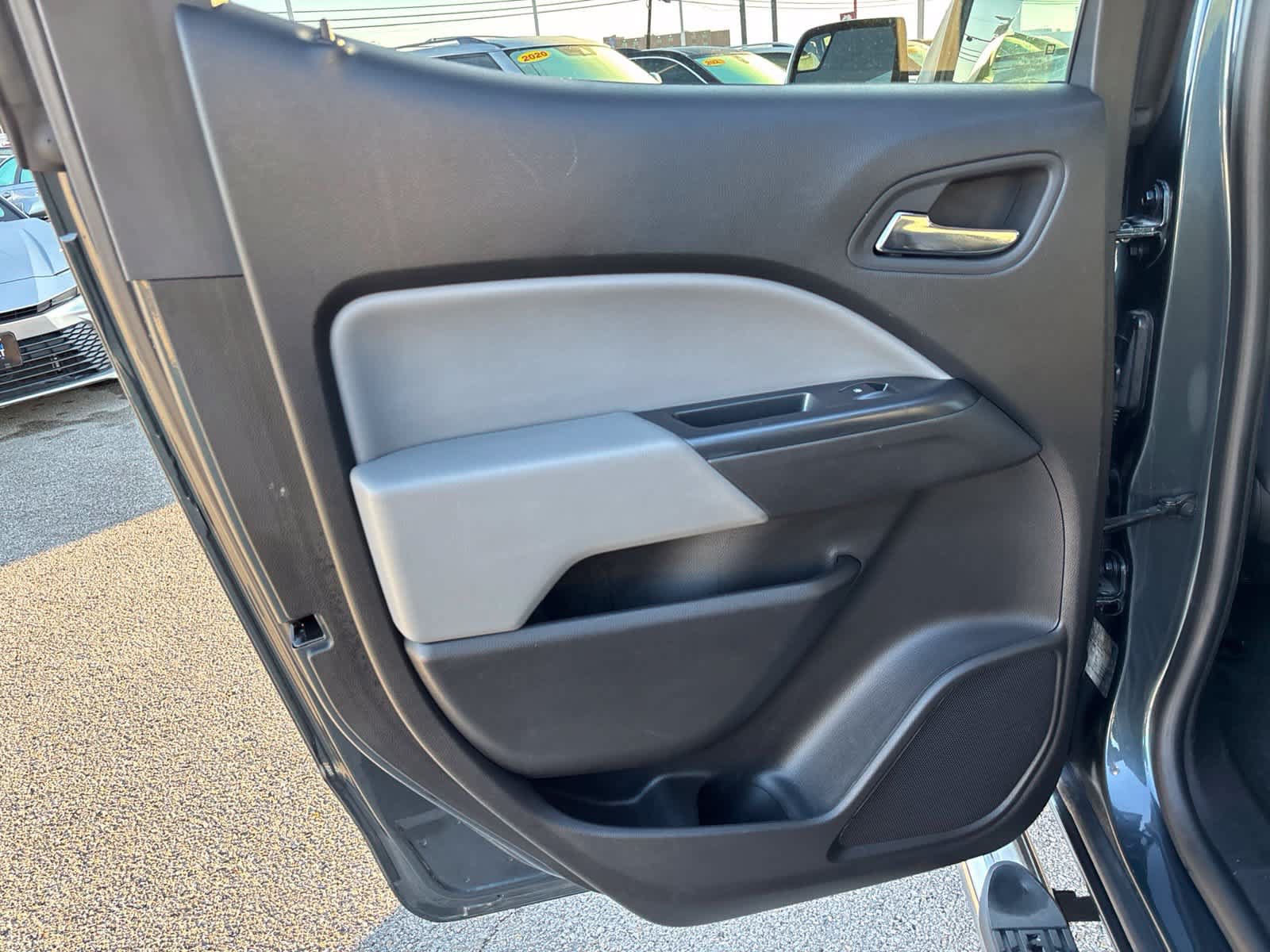 Used 2015 Chevrolet Colorado LT w/ Luxury Package RWD image 15