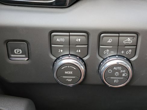 New 2026 GMC Sierra 1500 AT4 w/ AT4 Premium Package AWD/4WD image 25