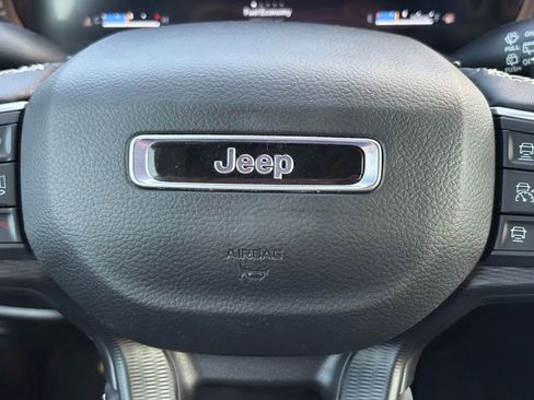 Used 2024 Jeep Grand Cherokee Altitude AWD/4WD image 22