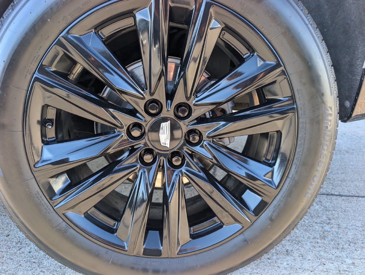 Used 2023 Cadillac Escalade Sport Platinum w/ LPO, Floor Liner Package AWD/4WD image 8