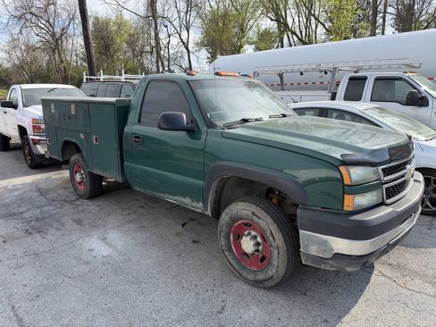 Used 2006 Chevrolet Silverado 2500 W/T image 1