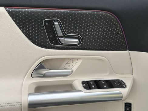 Certified 2025 Mercedes-Benz GLA 250 image 24