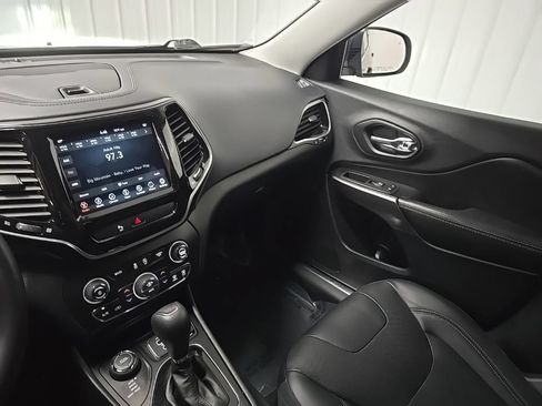 Used 2020 Jeep Cherokee Limited AWD/4WD image 28