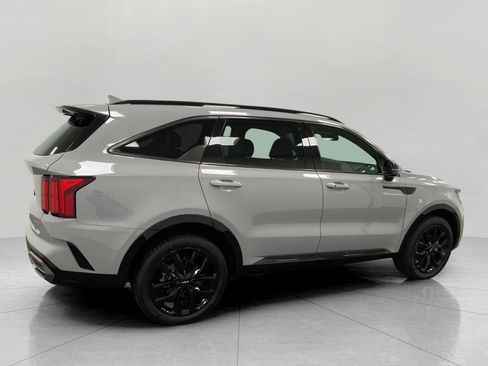 Used 2023 Kia Sorento SX AWD/4WD image 3