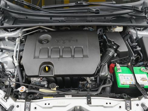 Used 2017 Toyota Corolla XLE FWD image 28