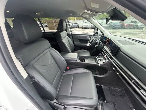 Used 2025 Hyundai Santa Fe SEL FWD image 24