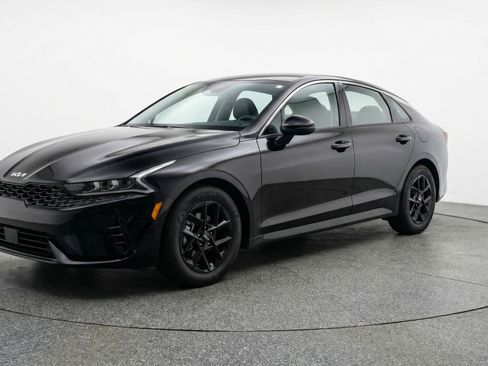 Used 2025 Kia K5 LXS image 3