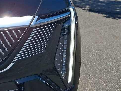 Certified 2025 Cadillac Escalade IQ Luxury 2 AWD/4WD image 7