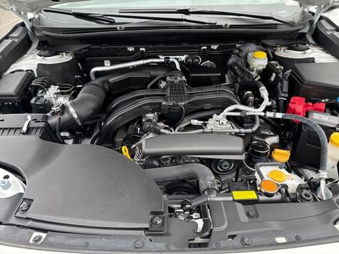 Used 2025 Subaru Outback AWD/4WD image 29