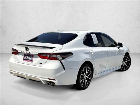 Used 2023 Toyota Camry SE w/ Convenience Package FWD image 2