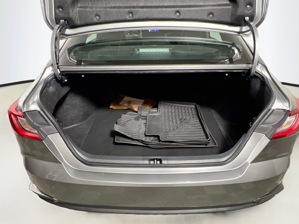 Used 2026 Toyota Camry SE FWD image 31