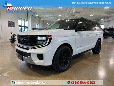 Used 2025 Ford Expedition Platinum AWD/4WD image 3