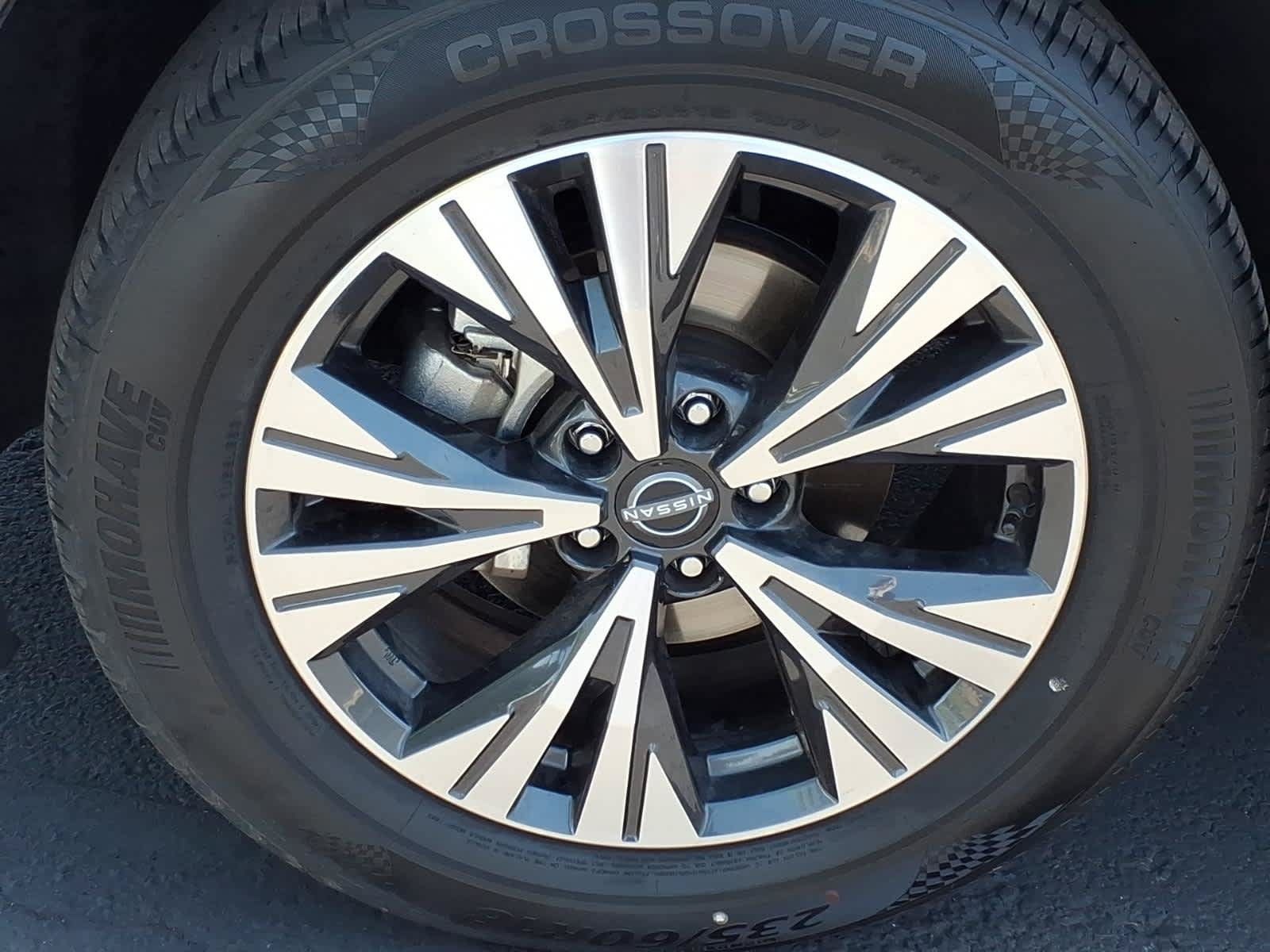 Used 2023 Nissan Rogue SV FWD image 12