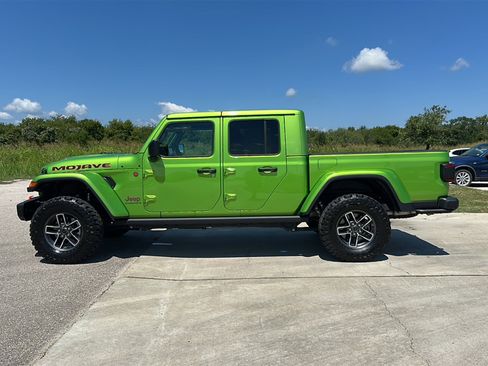 Used 2025 Jeep Gladiator Mojave image 5