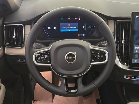 New 2026 Volvo XC90 T8 Core image 9